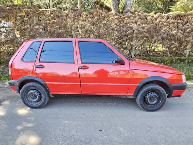 FIAT - UNO - 2006/2006 - Vermelha - R$ 18.000,00
