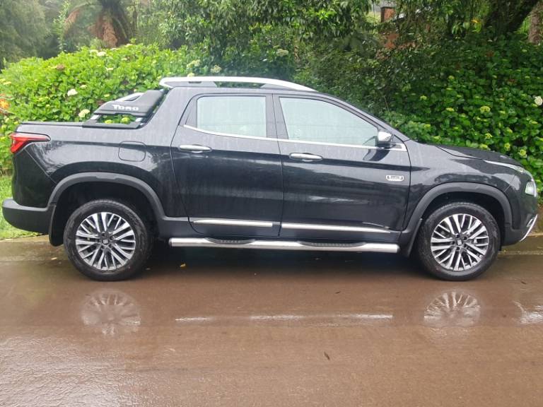 FIAT - TORO - 2024/2025 - Preta - R$ 180.000,00