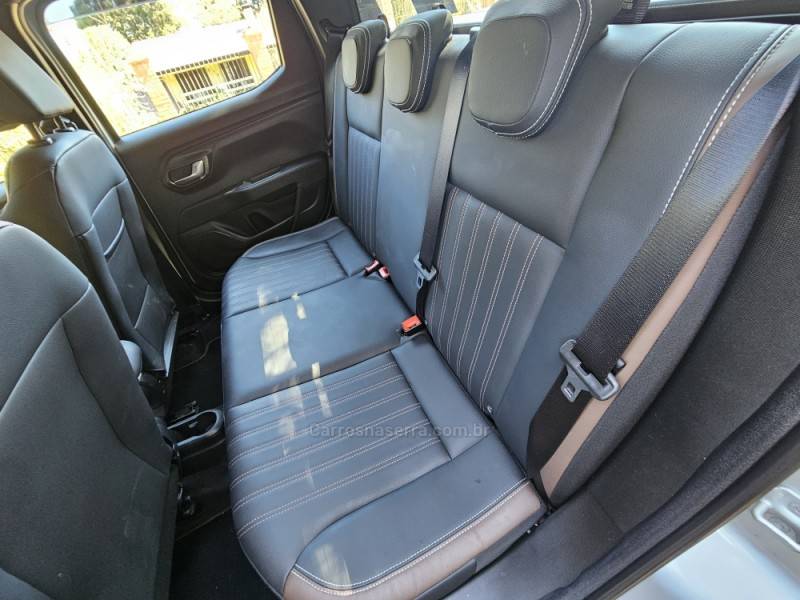 FIAT - STRADA - 2023/2024 - Prata - R$ 129.900,00