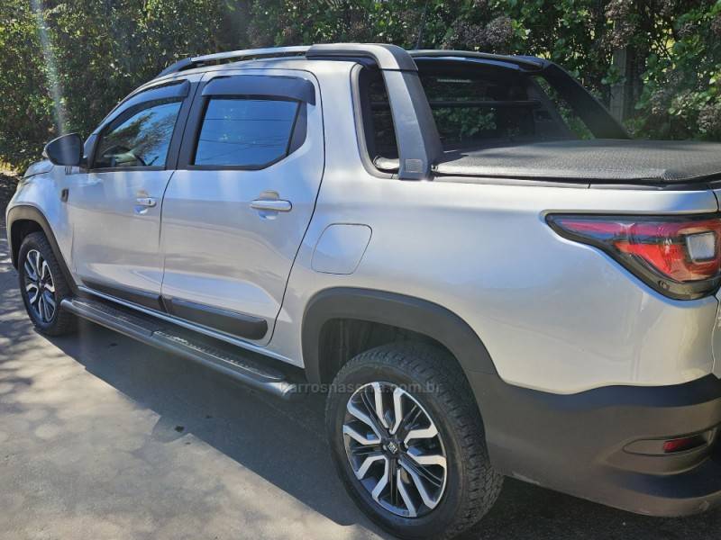 FIAT - STRADA - 2023/2024 - Prata - R$ 129.900,00