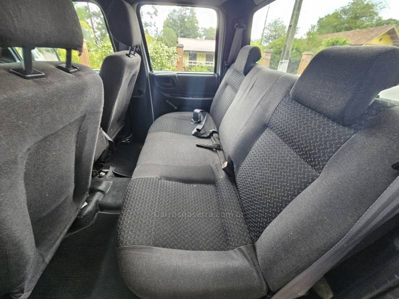 FORD - RANGER - 2011/2012 - Branca - R$ 68.900,00