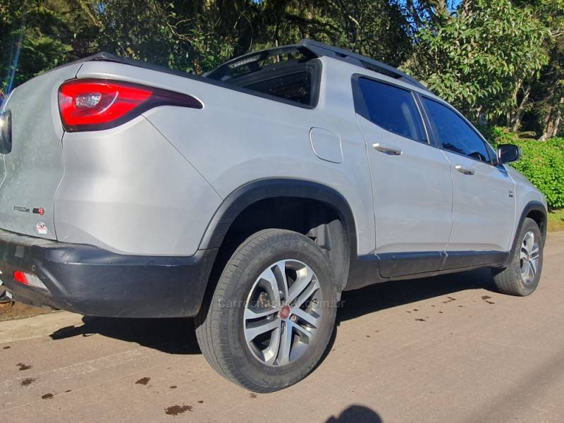 FIAT - TORO - 2018/2019 - Prata - R$ 103.000,00