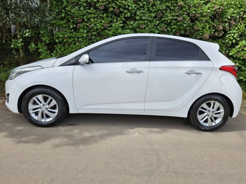 HYUNDAI - HB20 - 2014/2015 - Branca - R$ 53.990,00