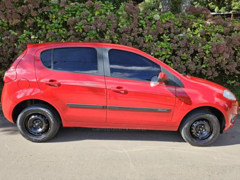 FIAT - PALIO - 2014/2015 - Vermelha - R$ 38.000,00