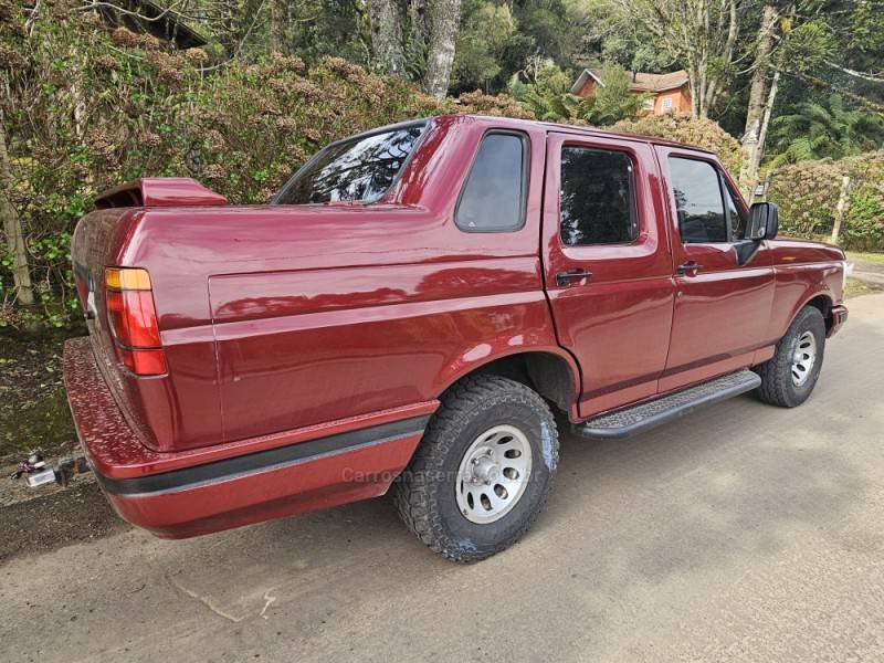 FORD - F-1000 - 1993/1994 - Vermelha - R$ 65.000,00