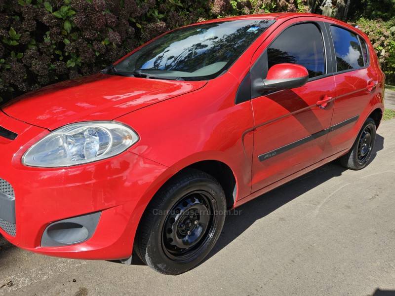 FIAT - PALIO - 2014/2015 - Vermelha - R$ 38.000,00