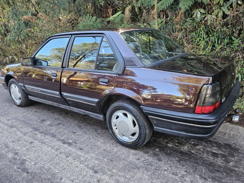 CHEVROLET - MONZA - 1992/1992 - Vermelha - R$ 40.000,00