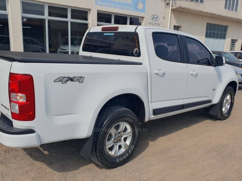 CHEVROLET - S10 - 2017/2018 - Branca - R$ 139.800,00