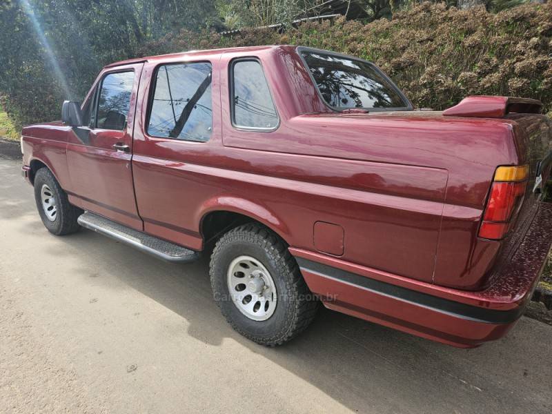 FORD - F-1000 - 1993/1994 - Vermelha - R$ 65.000,00