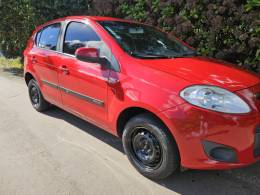 FIAT - PALIO - 2014/2015 - Vermelha - R$ 38.000,00