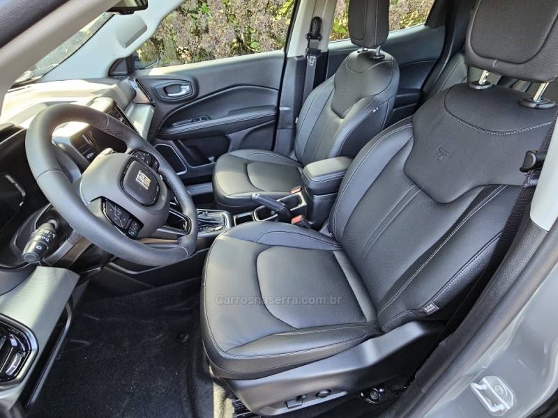 FIAT - TORO - 2025/2025 - Várias - R$ 206.990,00