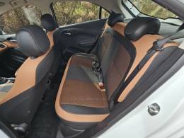 CHEVROLET - ONIX - 2017/2018 - Branca - R$ 59.990,00