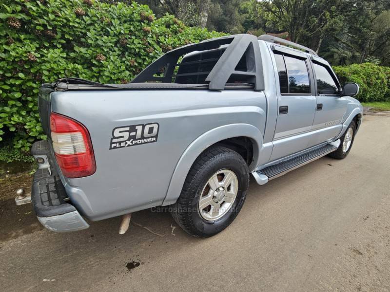 CHEVROLET - S10 - 2008/2009 - Prata - R$ 50.000,00