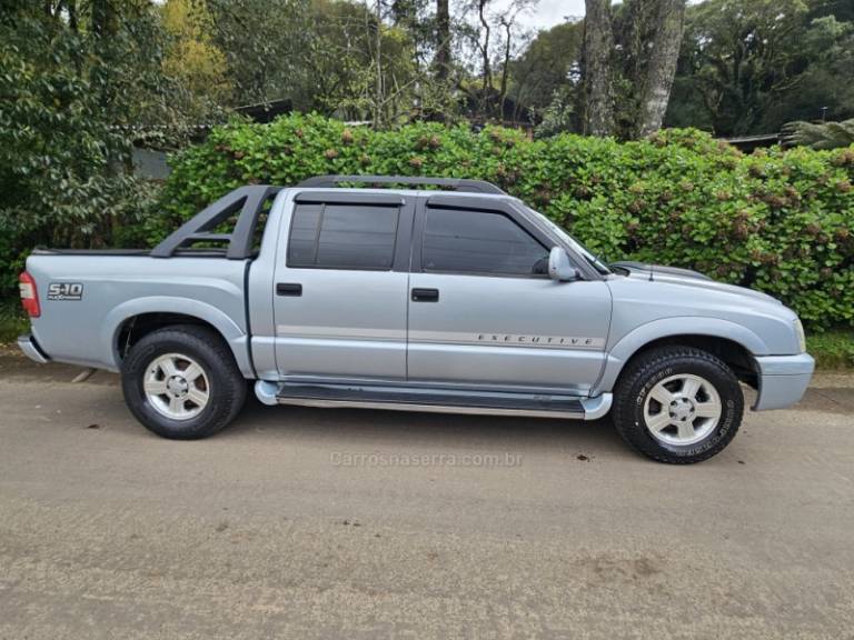CHEVROLET - S10 - 2008/2009 - Prata - R$ 50.000,00