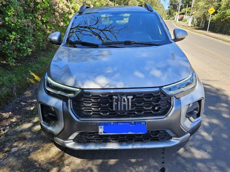 FIAT - STRADA - 2023/2024 - Prata - R$ 129.900,00