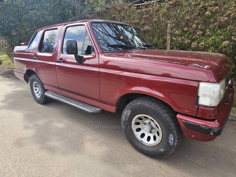FORD - F-1000 - 1993/1994 - Vermelha - R$ 65.000,00
