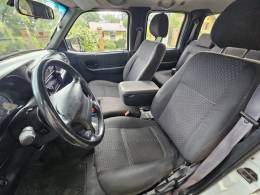 FORD - RANGER - 2011/2012 - Branca - R$ 68.900,00