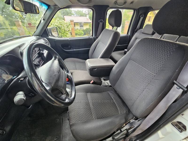 FORD - RANGER - 2011/2012 - Branca - R$ 68.900,00