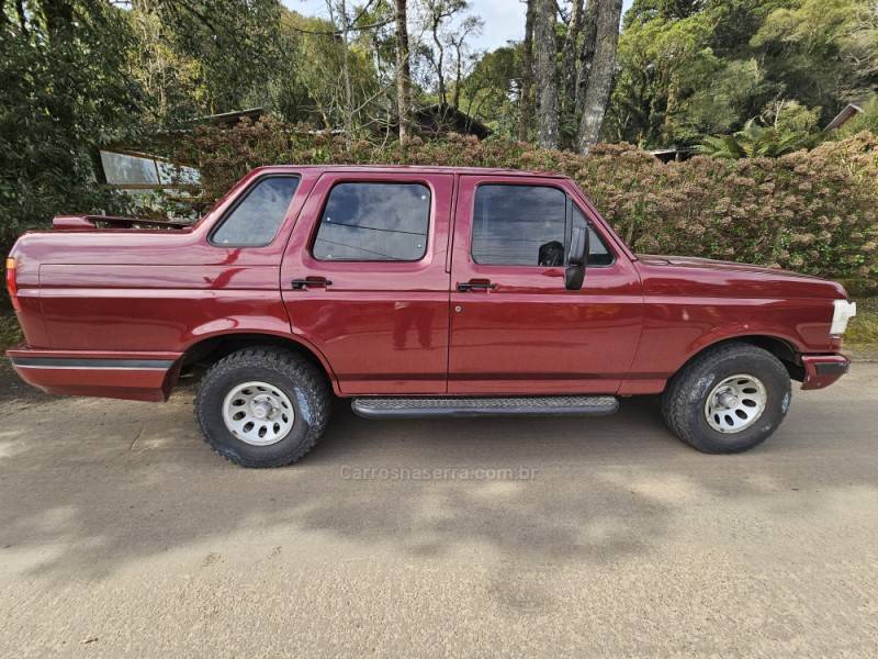 FORD - F-1000 - 1993/1994 - Vermelha - R$ 65.000,00