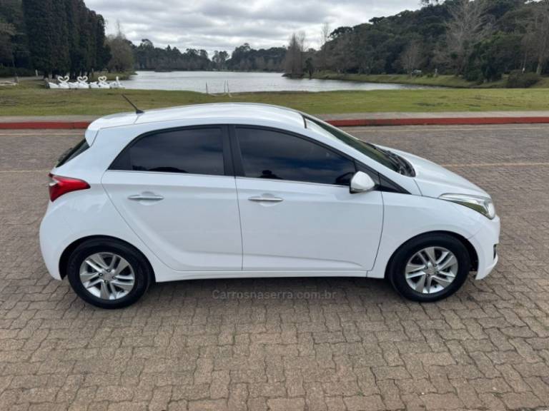 HYUNDAI - HB20 - 2014/2015 - Branca - R$ 54.800,00