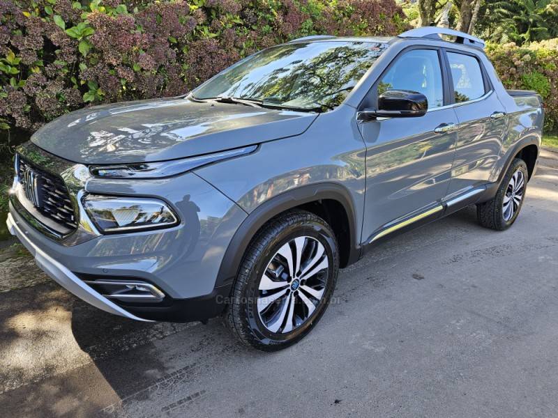 FIAT - TORO - 2025/2025 - Várias - R$ 206.990,00