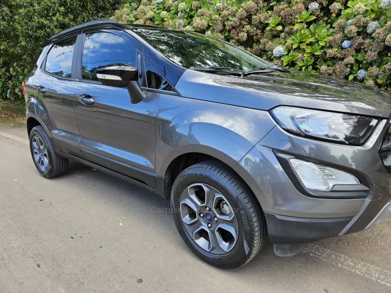 FORD - ECOSPORT - 2020/2021 - Cinza - R$ 82.000,00