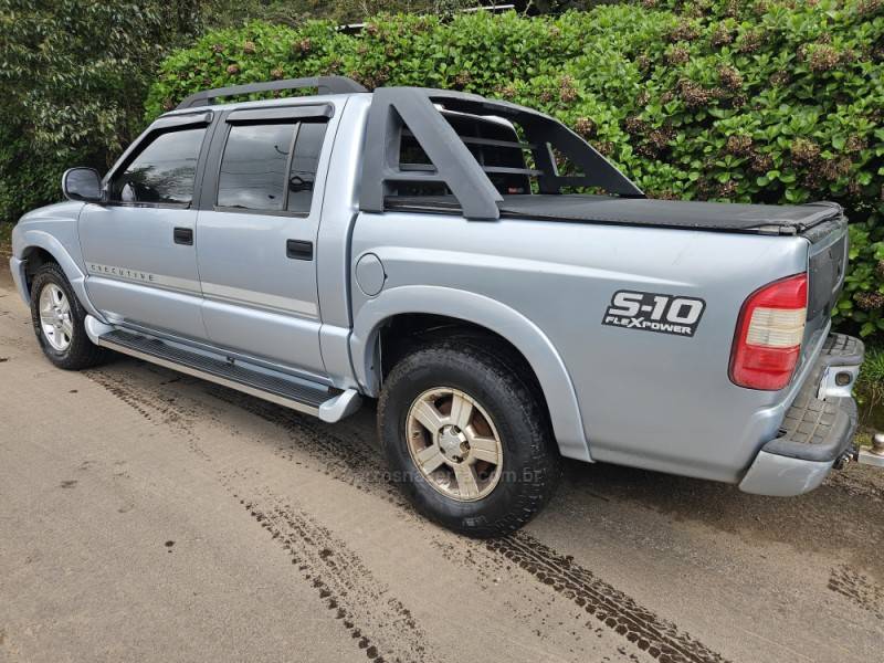 CHEVROLET - S10 - 2008/2009 - Prata - R$ 50.000,00