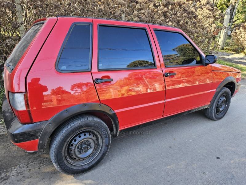 FIAT - UNO - 2006/2006 - Vermelha - R$ 18.000,00