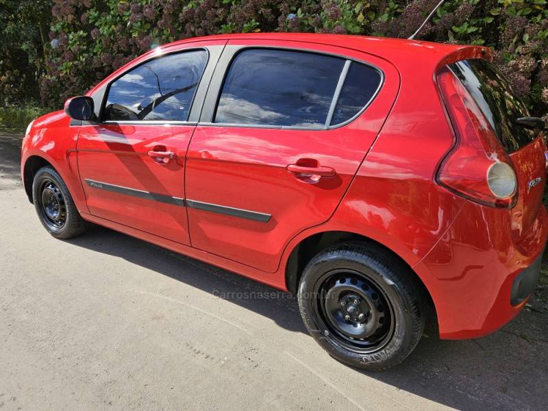 FIAT - PALIO - 2014/2015 - Vermelha - R$ 38.000,00