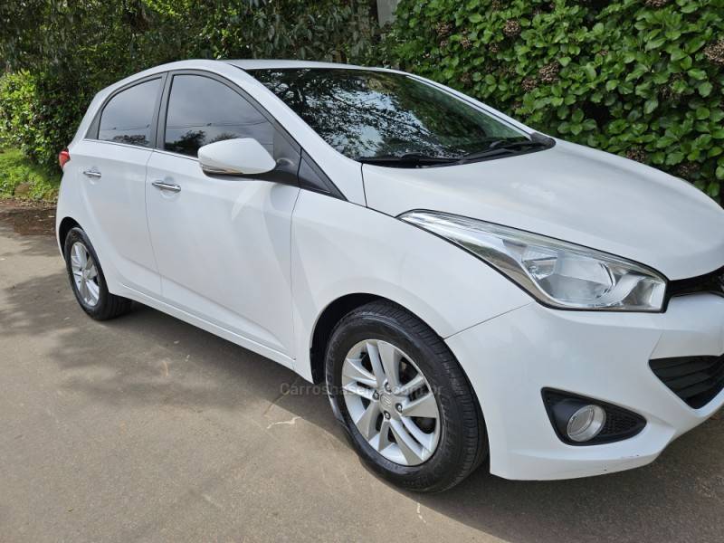 HYUNDAI - HB20 - 2014/2015 - Branca - R$ 53.990,00
