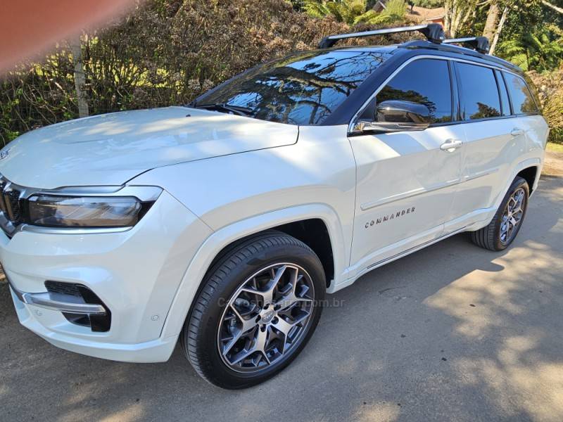 JEEP - COMMANDER - 2022/2022 - Branca - R$ 204.990,00
