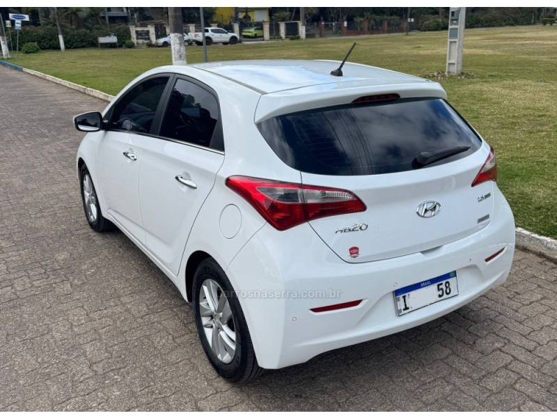HYUNDAI - HB20 - 2014/2015 - Branca - R$ 54.800,00
